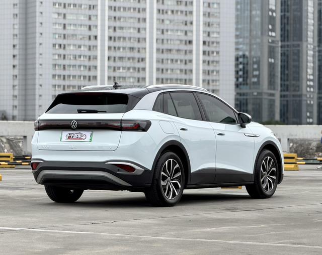 Volkswagen ID.4 X 2023 Белый из Китая, фото 2
