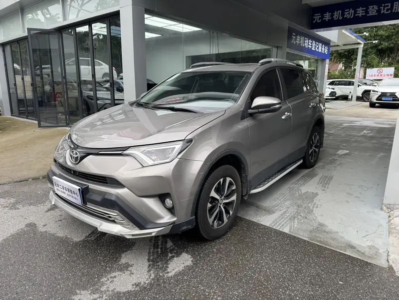 Toyota RAV 4 2.0 L CVT 2 WD