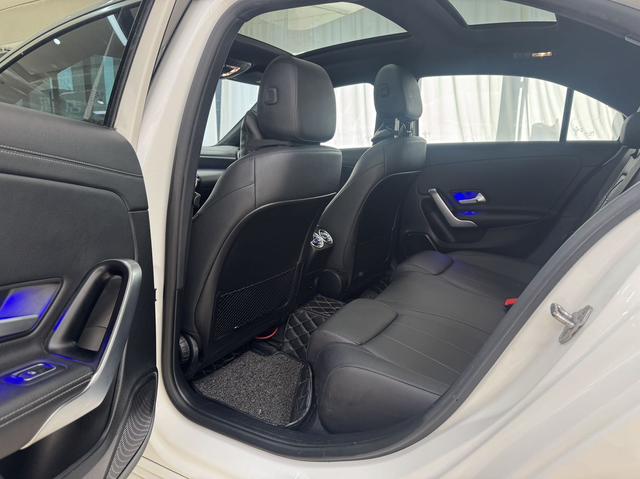 Mercedes-Benz A-Class 2022 рестайлинг Спортивный седан A 180 л Mercedes-Benz A-Class 2022 рестайлинг Спортивный седан A 180 л