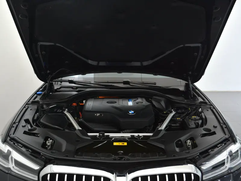 BMW 5 Series — фото 6