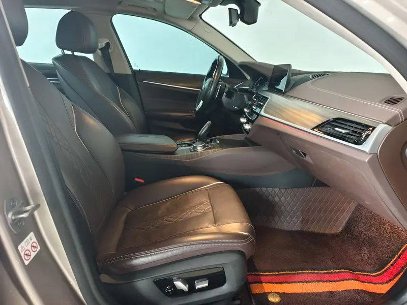 BMW 5 Series — фото 10