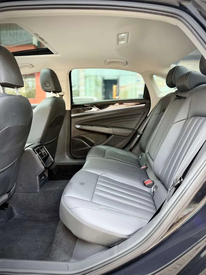 Volkswagen Passat — фото 10