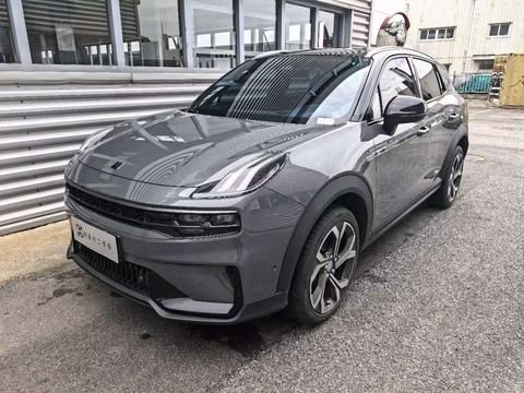 Lynk & Co 06