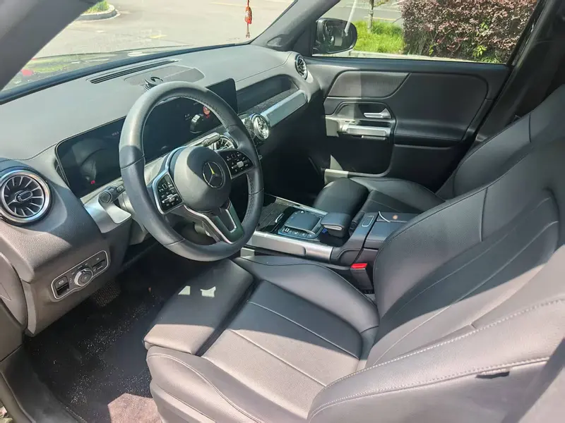 Mercedes-Benz GLB 200 динамик — фото 7