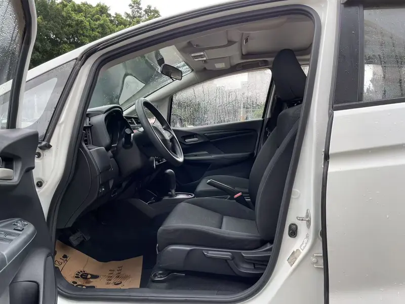 Honda Fit — фото 12