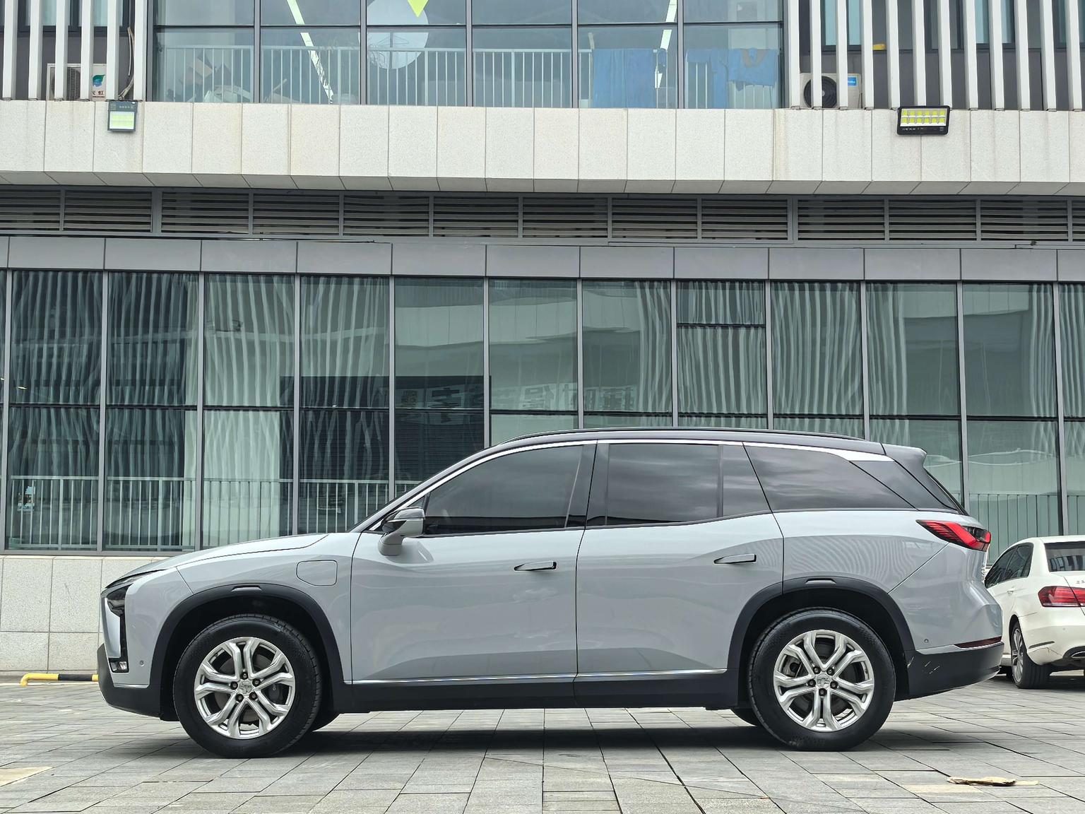NIO ES8: фотография 6 из 19