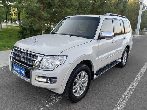 Mitsubishi Pajero (Import)