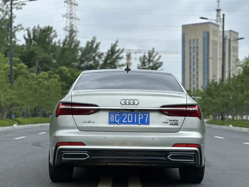 Audi A6L — фото 5