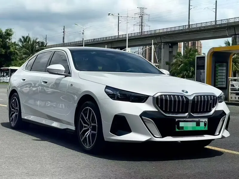 BMW i5 — фото 3