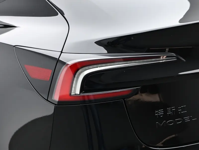 Tesla Model 3 — фото 3