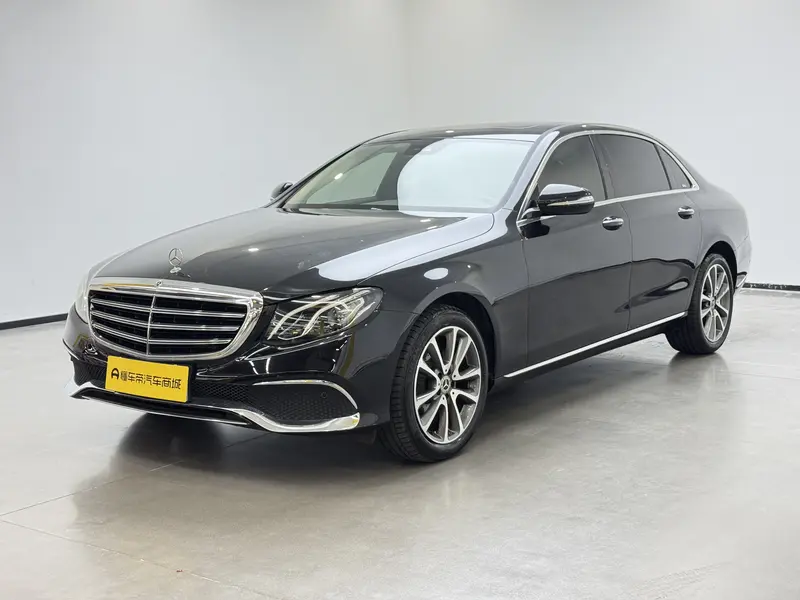 Mercedes-Benz E-Class — фото 1