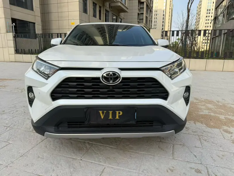 Toyota RAV4 — фото 2