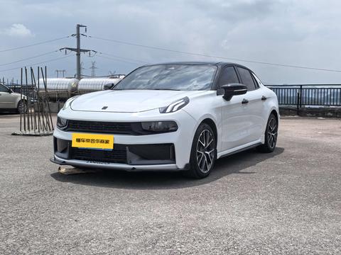 Lynk & Co 03