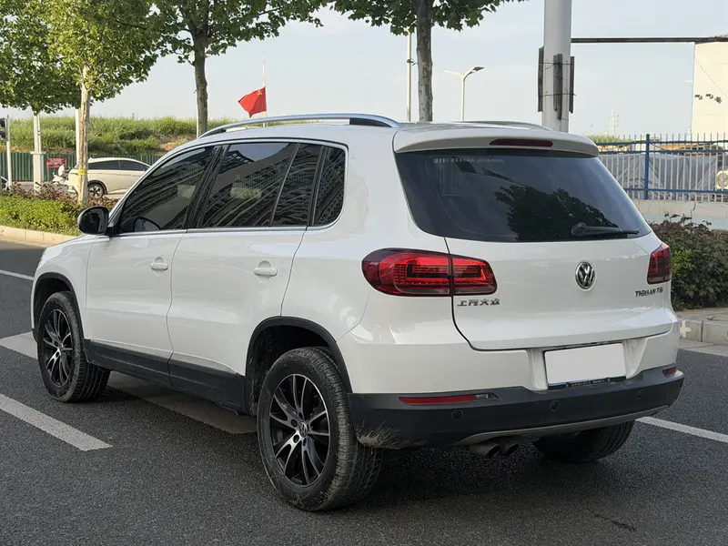Volkswagen Tiguan — фото 4
