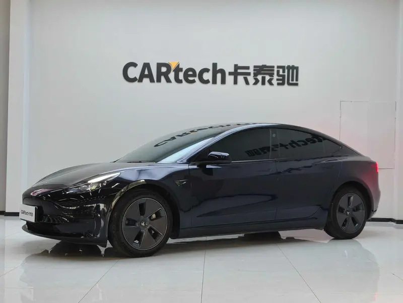 Tesla Model 3 — фото 1