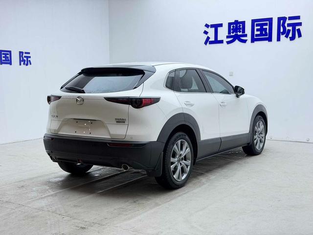 Mazda CX-30 2021 Белый из Китая