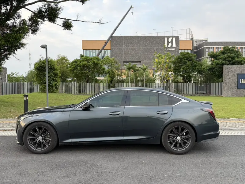 Cadillac CT5 — фото 3