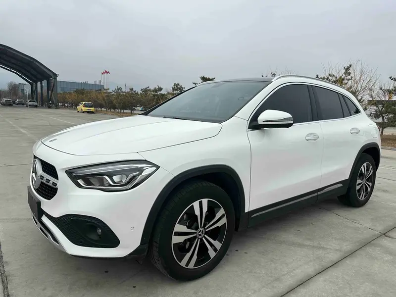 Mercedes-Benz GLA — фото 1
