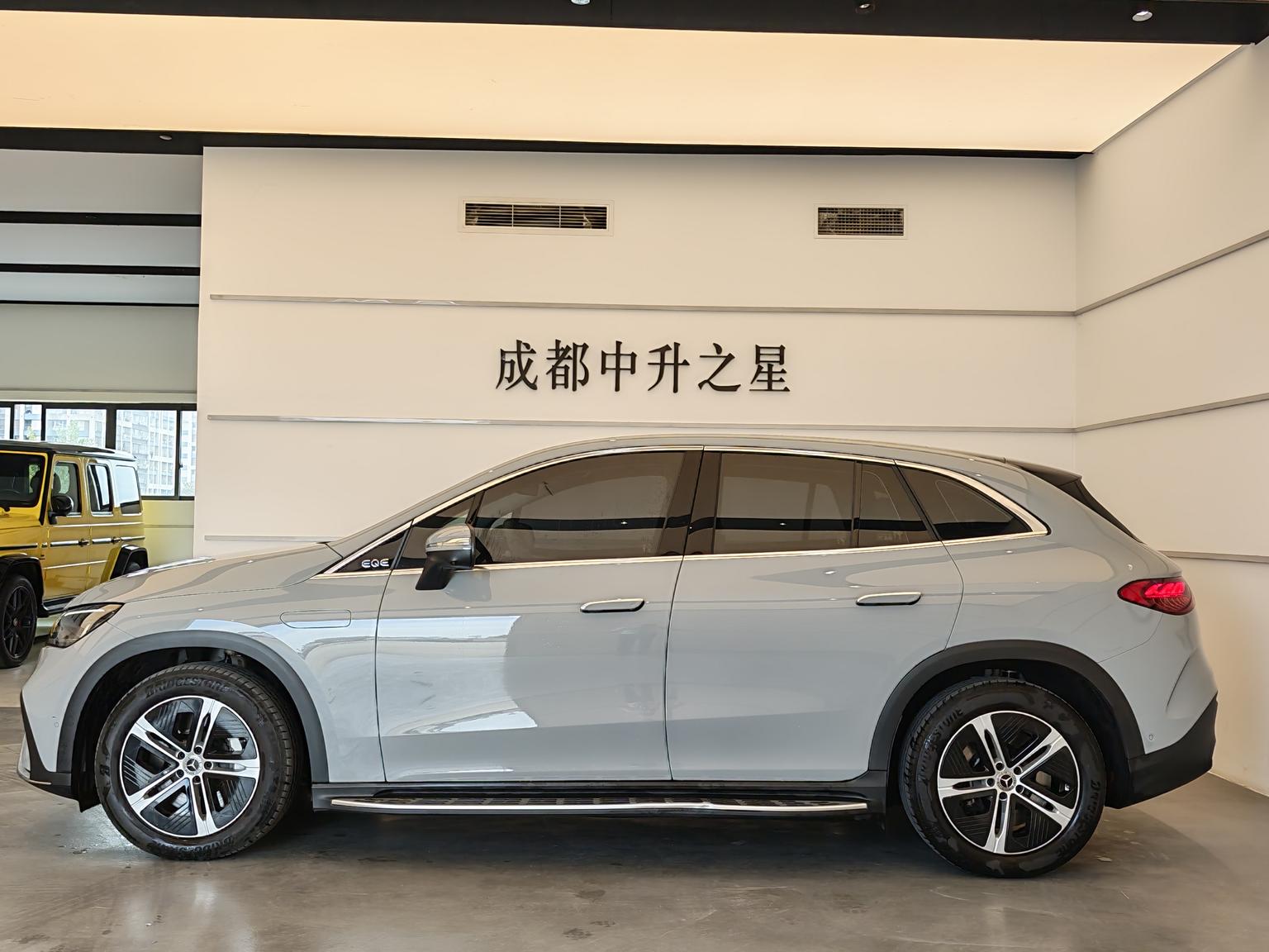 Mercedes-Benz EQE SUV: фотография 4 из 16
