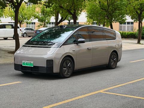 Li Auto MEGA