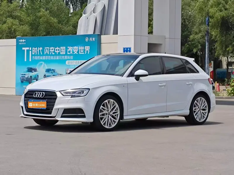 Audi A3 — фото 1