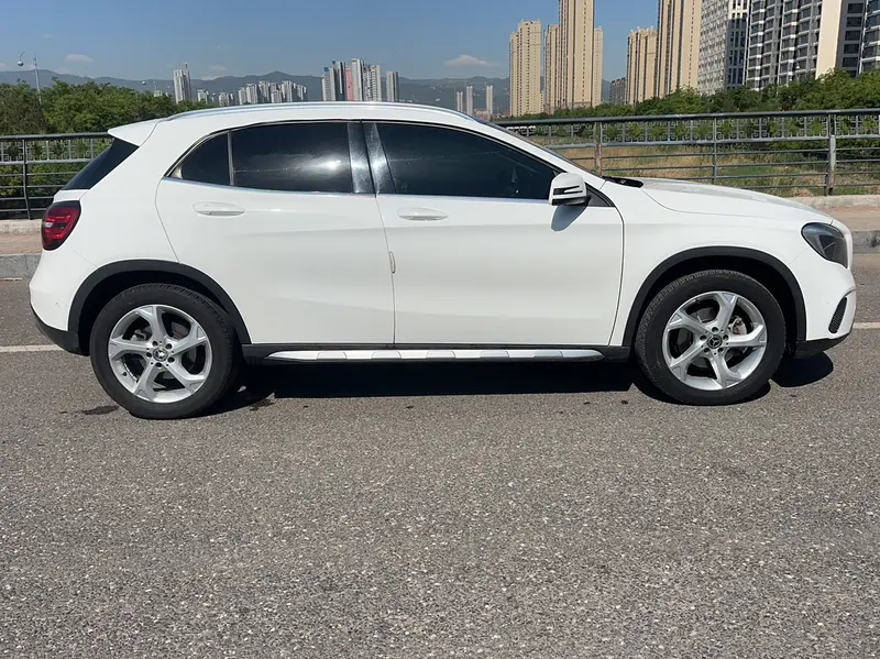 Mercedes-Benz GLA — фото 8