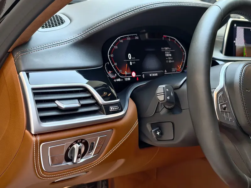 BMW 7 Series — фото 14