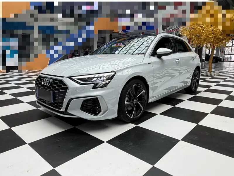 Audi A3 — фото 1