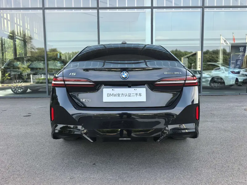 BMW i5 eDrive35L M спортпакет — фото 4