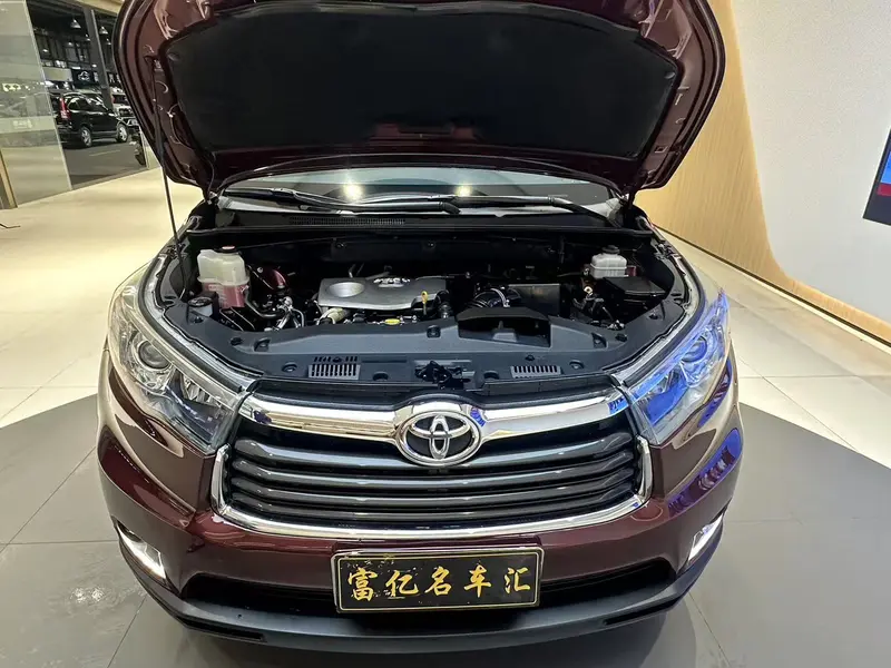 Toyota Highlander — фото 7