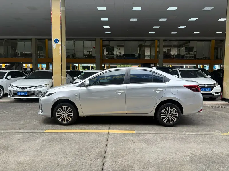 Toyota Vios — фото 3