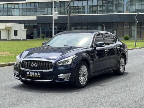 Infiniti Q70