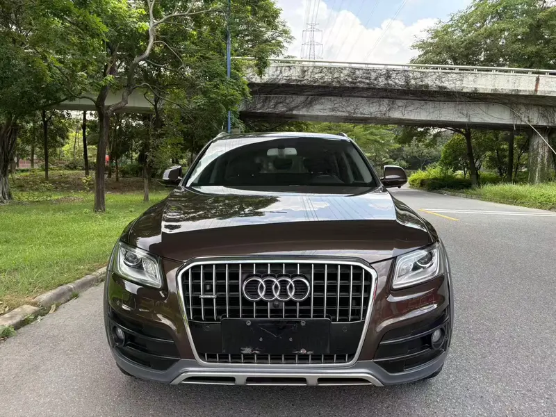 Audi Q5 Plus 40 TFSI — фото 2