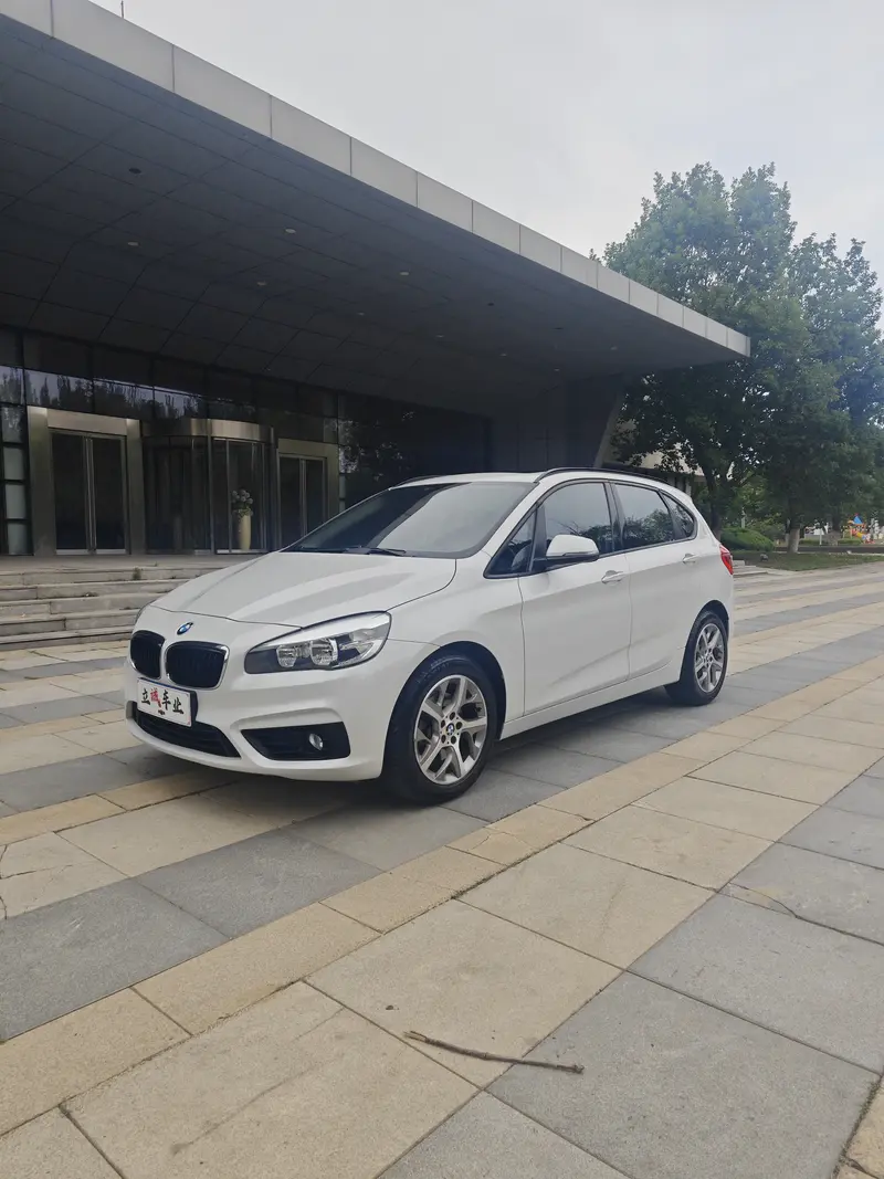 BMW 2 Xi Lv Xing Che — фото 1