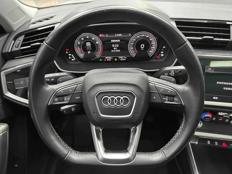 Audi Q3 — фото 10