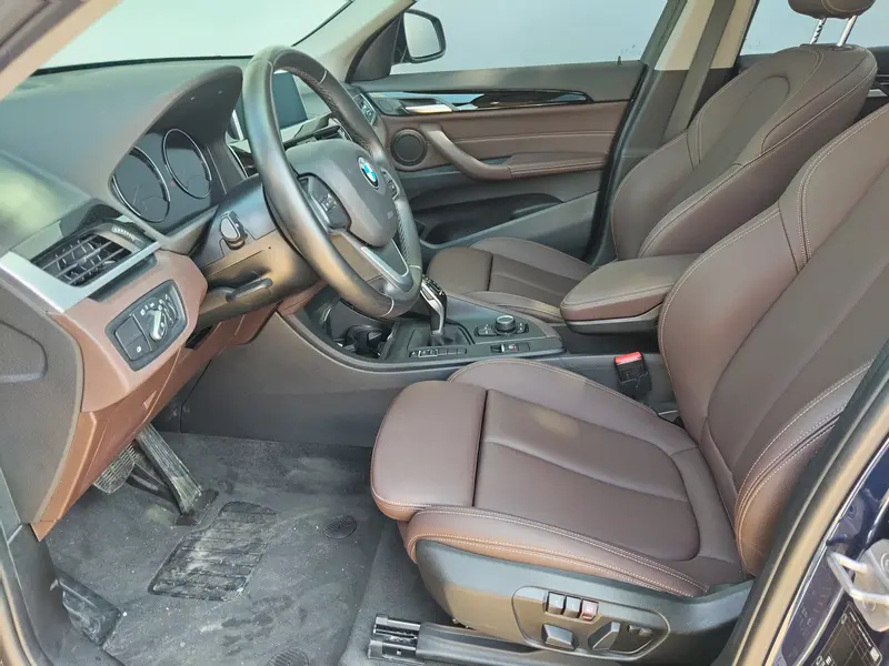BMW X1 sDrive20Li стиль — фото 11