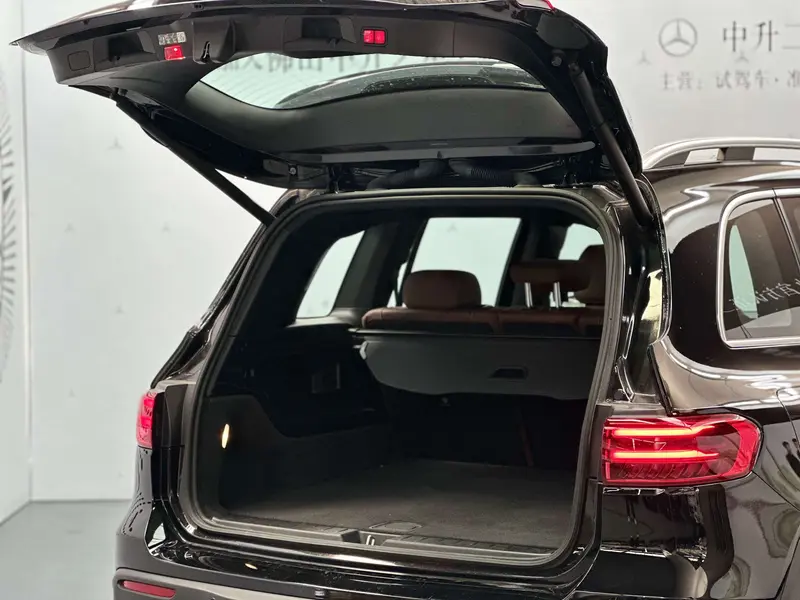 Mercedes-Benz EQB 260 — фото 10