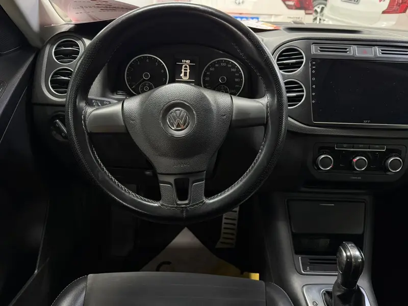 Volkswagen Tiguan — фото 10