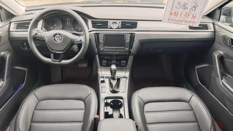 Volkswagen Passat — фото 6