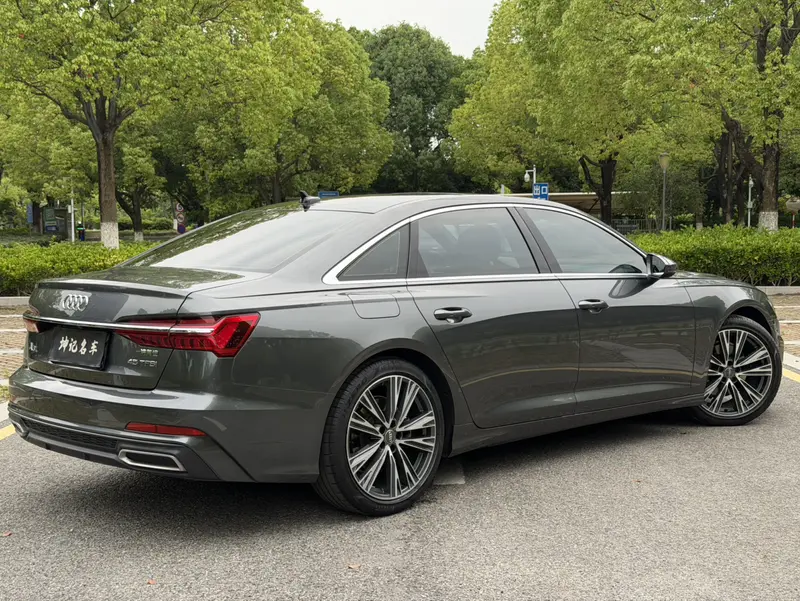 Audi A6L — фото 5