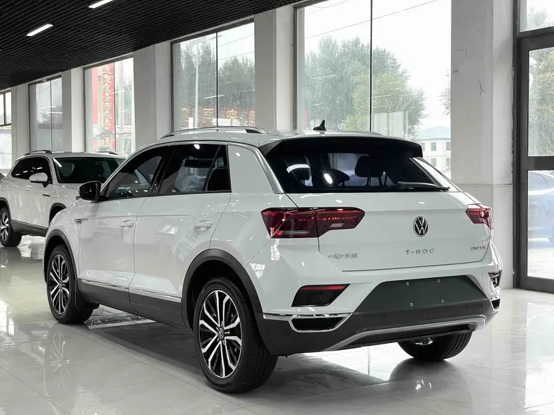 Volkswagen T-Roc — фото 4