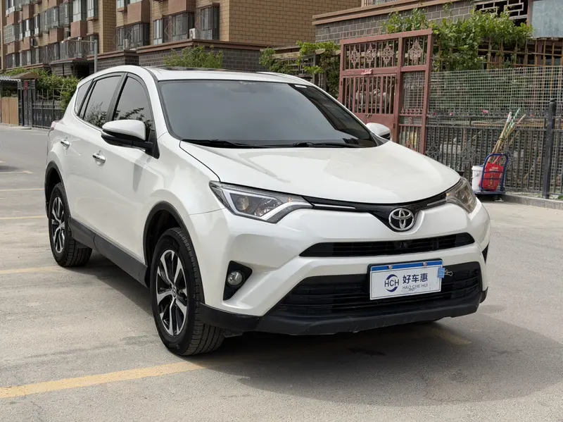 Toyota RAV4 — фото 3
