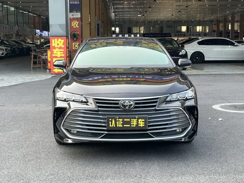 Toyota Avalon — фото 2