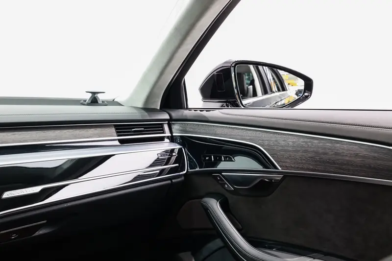 Audi A8 — фото 8