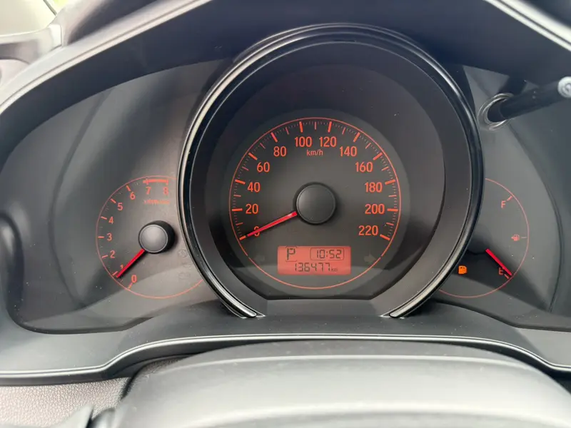 Honda Fit — фото 10