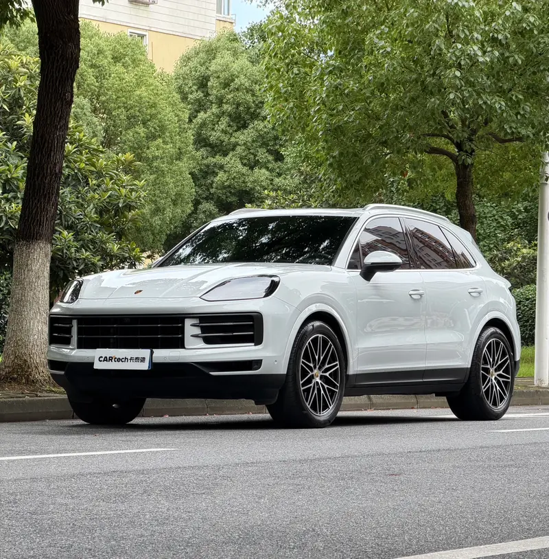 Porsche Cayenne — фото 1