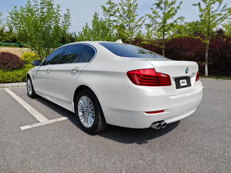 BMW 5 Series — фото 4