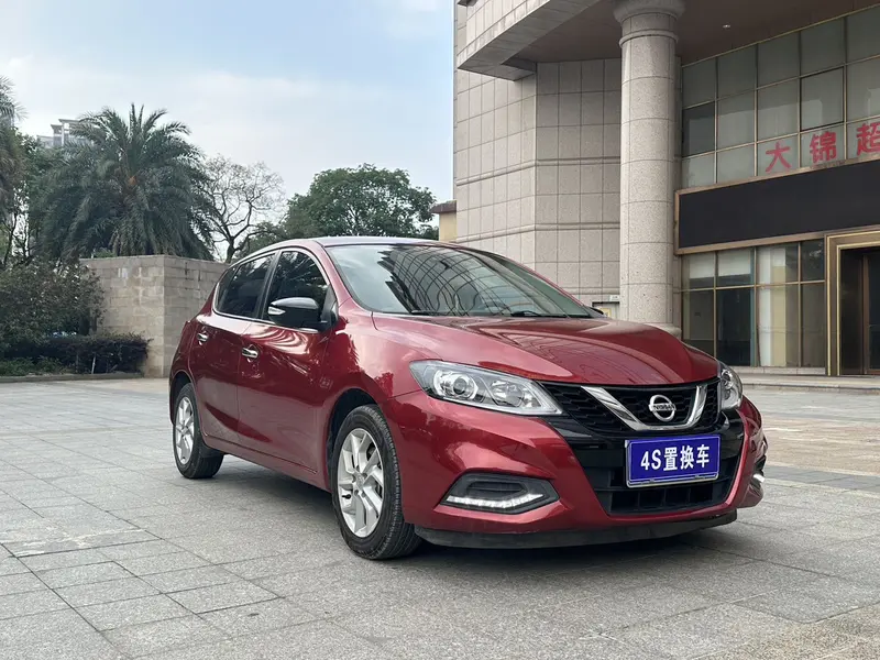 Nissan Tiida — фото 3