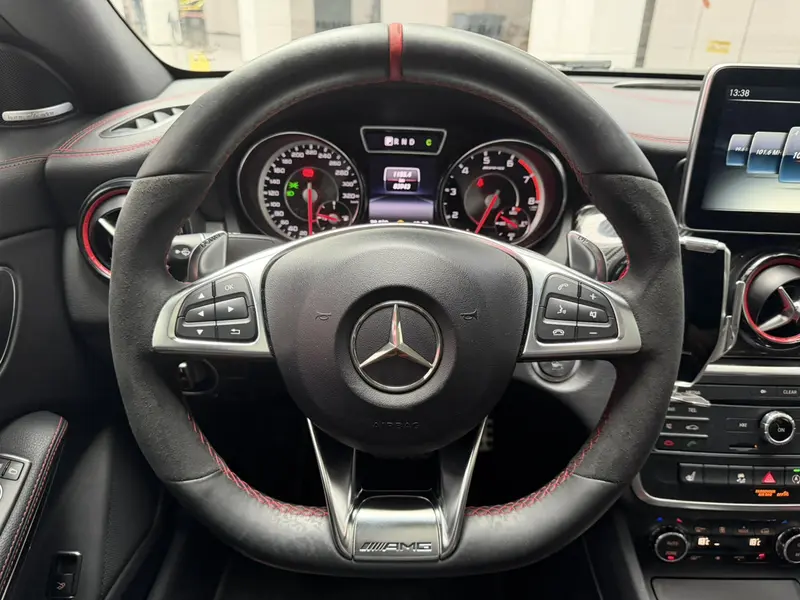 Mercedes-Benz CLA AMG — фото 9