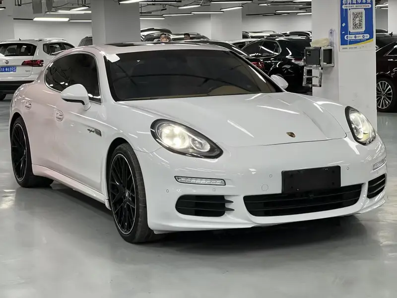 Porsche Panamera E-Hybrid S 3.0 T — фото 2